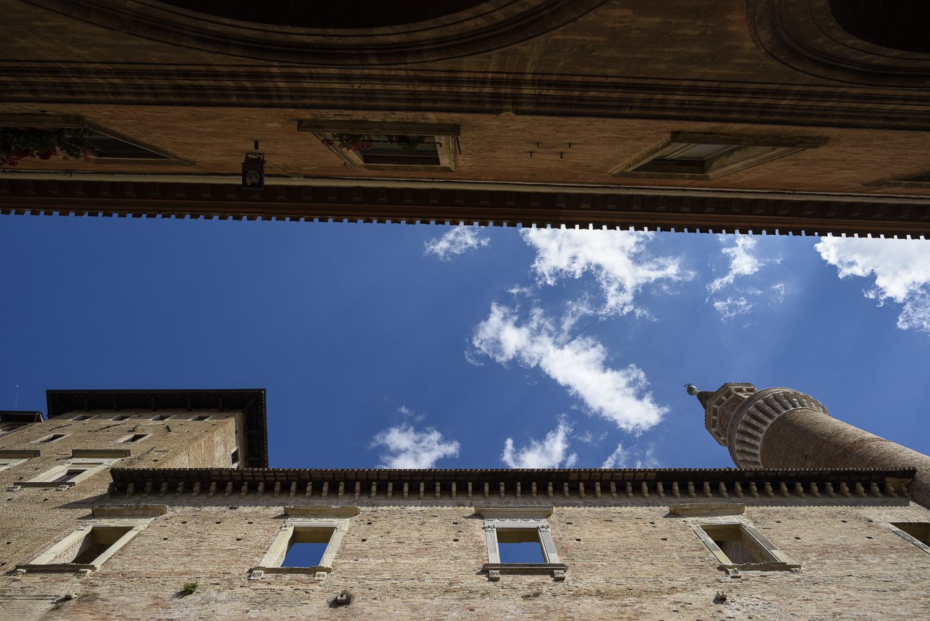 Urbino: Palazzo Ducale, cortile interno